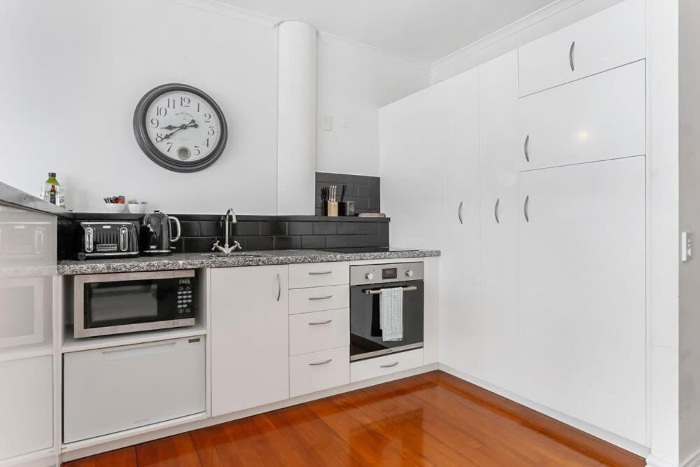 Funky One Bedroom Apartment On Princes Wharf Окленд Экстерьер фото