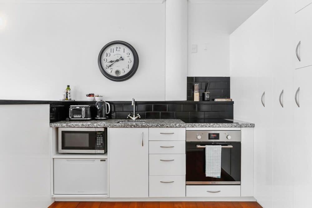 Funky One Bedroom Apartment On Princes Wharf Окленд Экстерьер фото